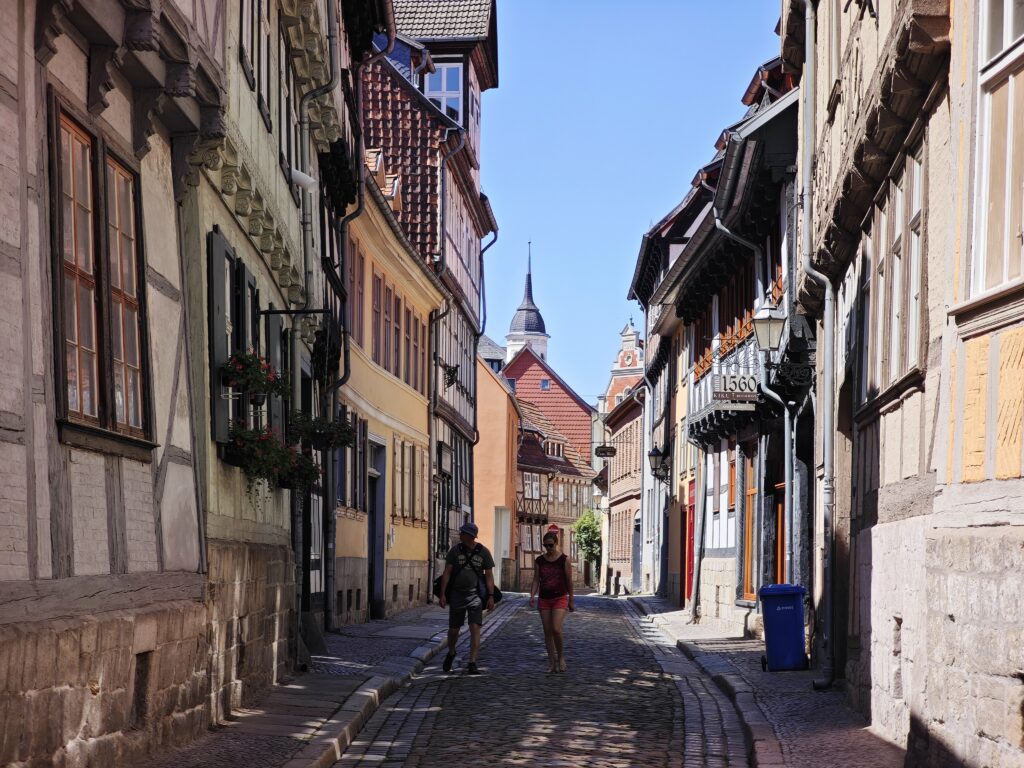 Durch die Pölle spazieren in der Altstadt Quedlinburg