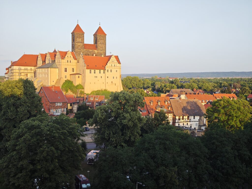 Schlossberg Quedlinburg - das Wahrzeichen grenzt direkt an die Gassen der Altstadt