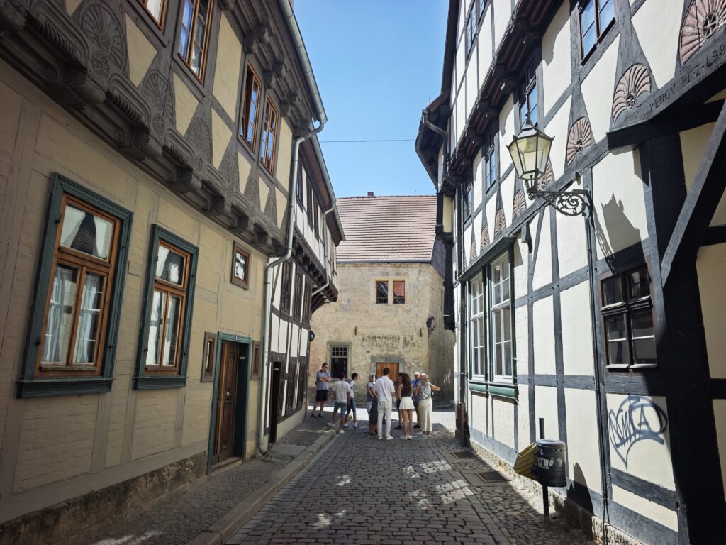 Hölle Quedlinburg mit Blick auf den Höllenhof