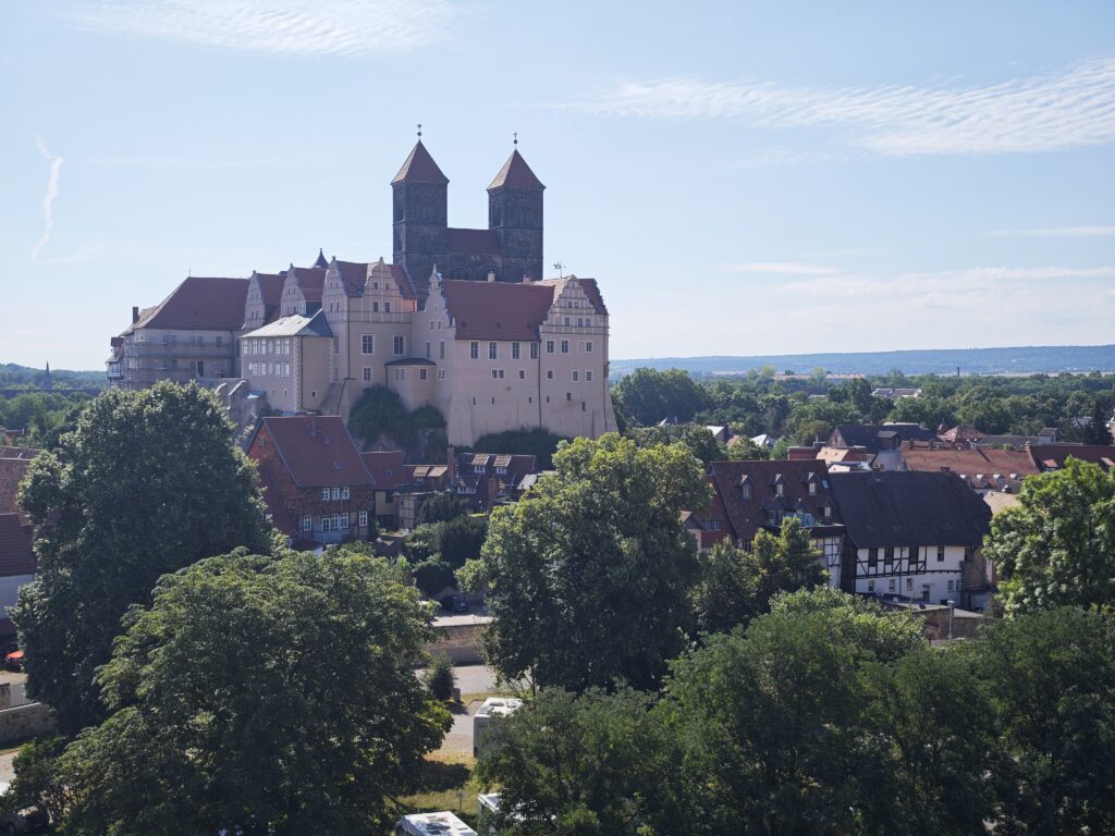 Beliebt auf dem Münzenberg Quedlinburg - die geniale Aussicht auf den Schlossberg